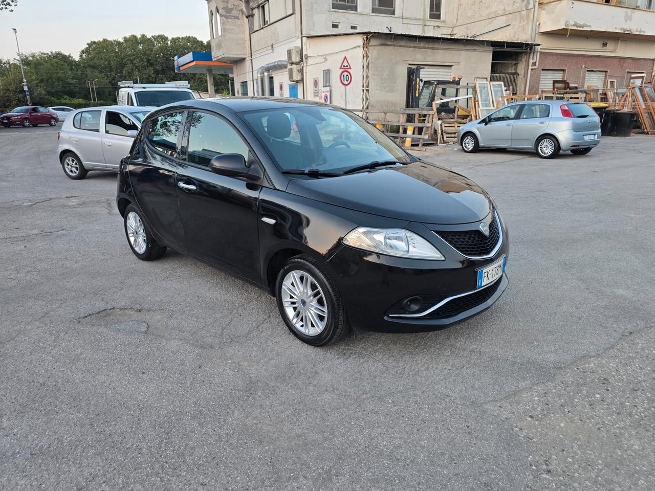 Lancia Ypsilon 1.2 69 CV 5 porte GPL Ecochic Gold