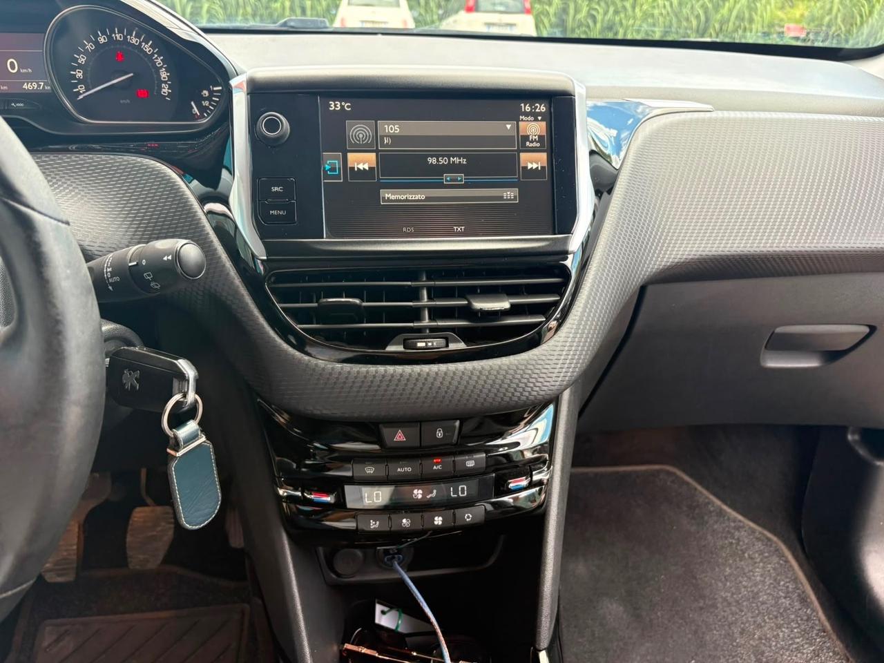 Peugeot 2008 PureTech 82 Allure 2015 131.000 KM