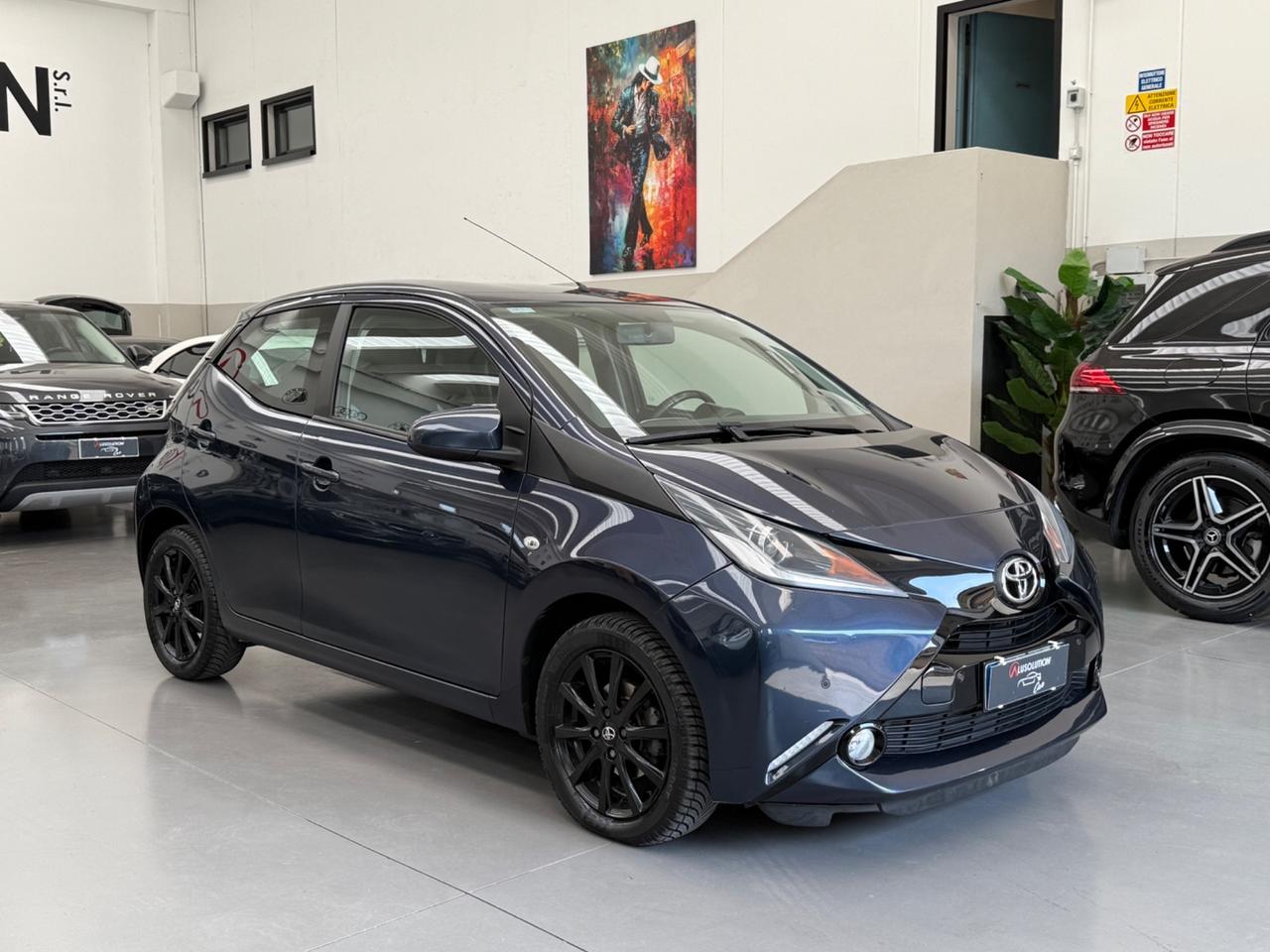 Toyota Aygo 1.0 VVT-i 69 CV 5 porte x-play MMT
