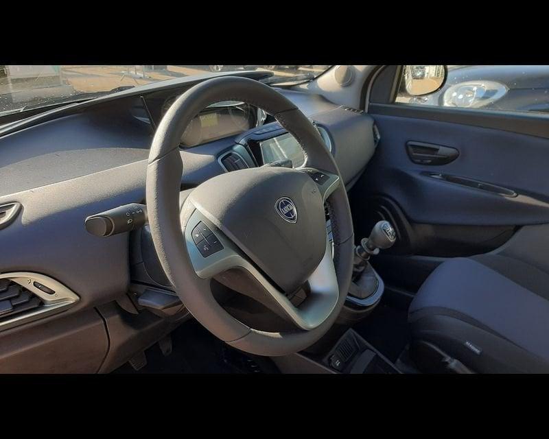 Lancia Ypsilon 1.0 FireFly 5 porte S&S Hybrid Gold Plus