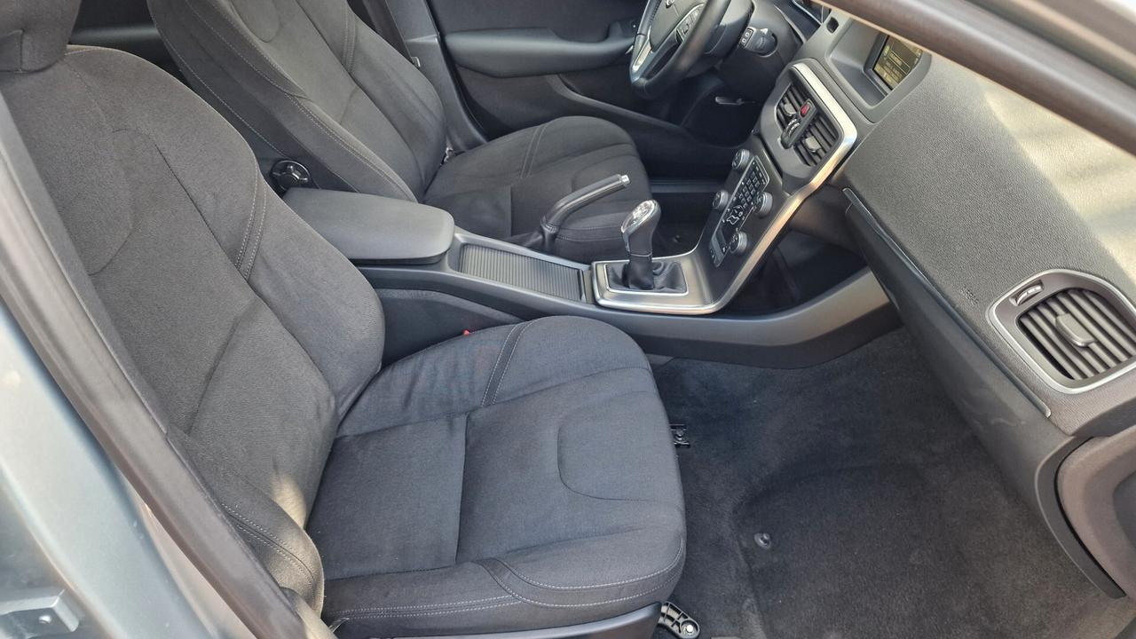 Volvo V40 D2 1.6 Summum