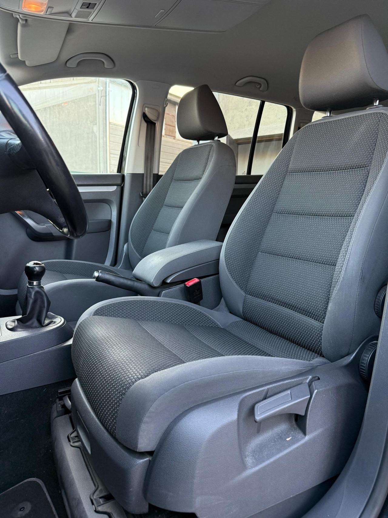 Volkswagen Touran 1.6 TDI 7 posti km 132.000 euro 5