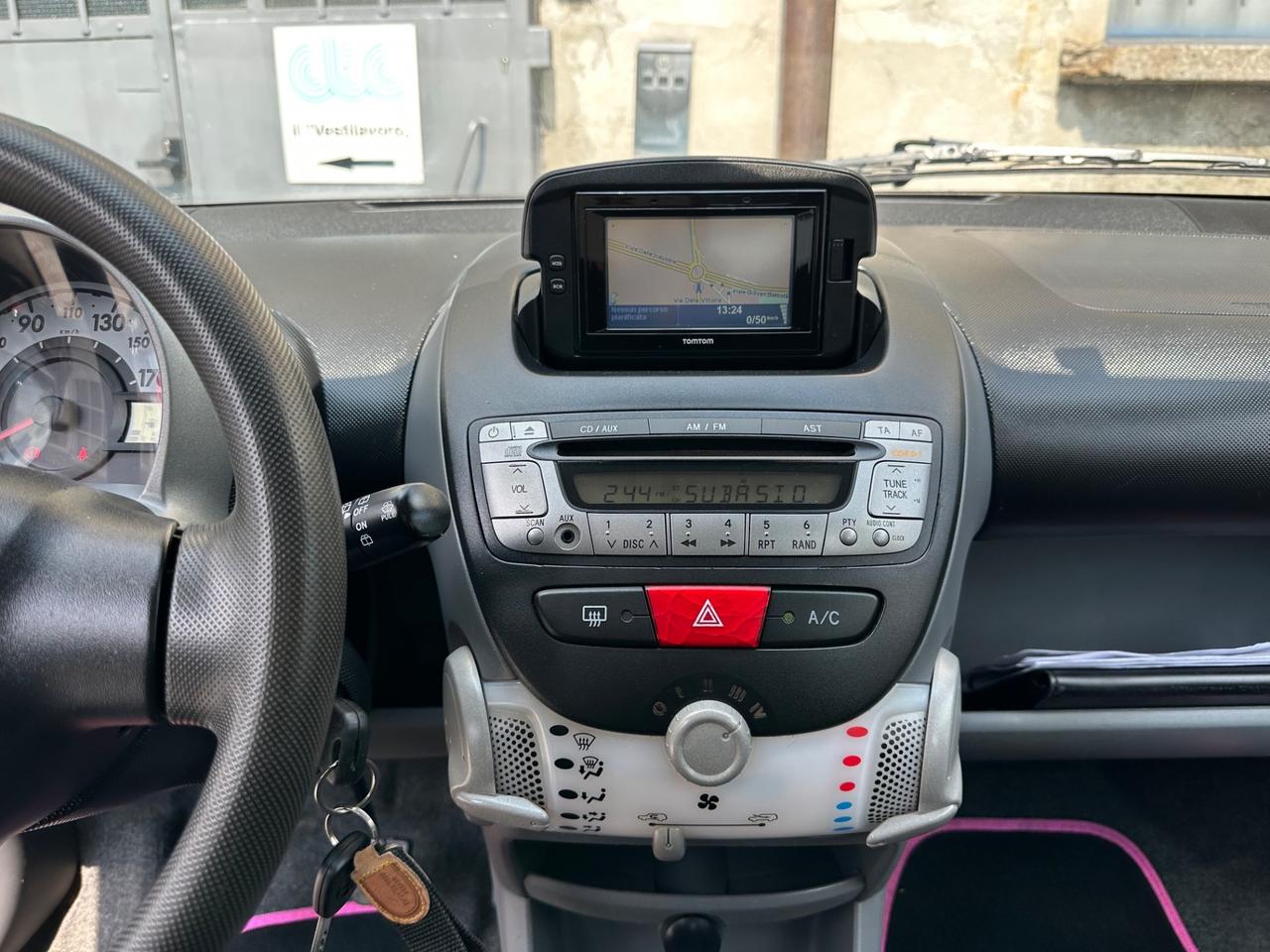 Toyota Aygo 1.0 12V 5 porte BENZINA - NAVI NEOPATENTATI