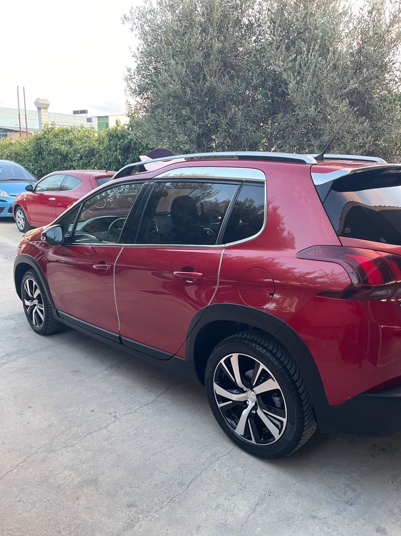 Peugeot 2008 BlueHDi 100 Black Matt