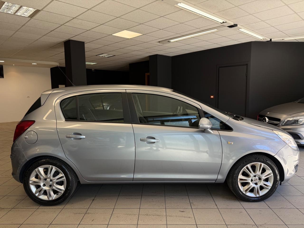 Opel Corsa 1.4 Benzina 5 porte