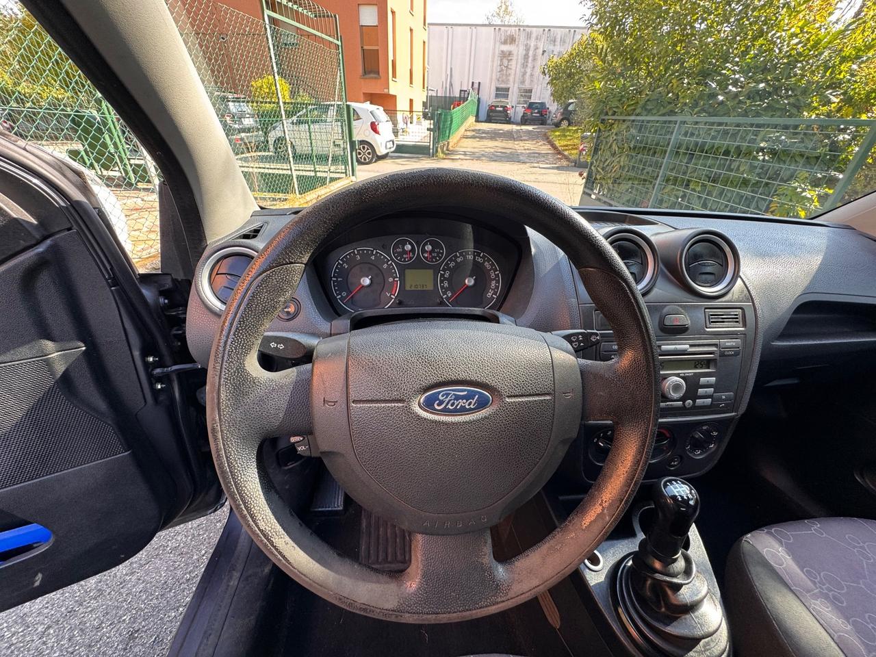 Ford Fiesta 1.4 16V 5p. Ghia