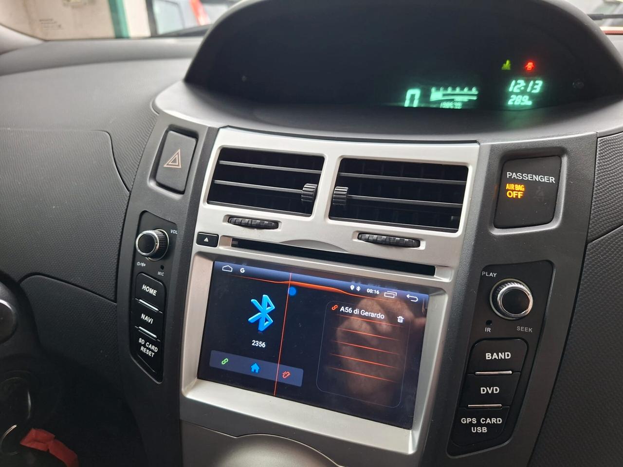 Toyota Yaris 5p 1.0 Sol, navi, telecamera, bluetooth.