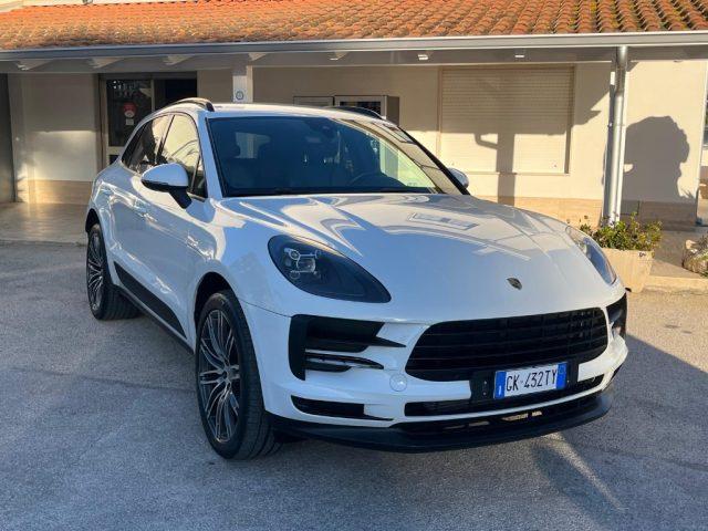 PORSCHE Macan 2.0