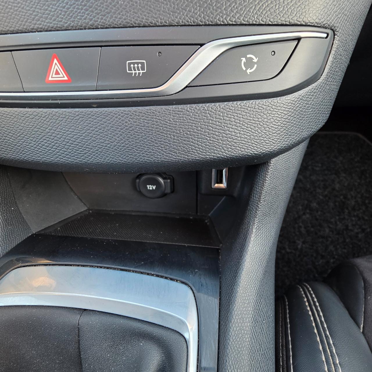 Peugeot 308 BlueHDi 130 S&S EAT8 Allure