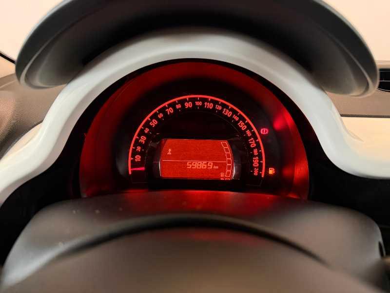 RENAULT Twingo III - twingo 1.0 sce Lovely 69cv