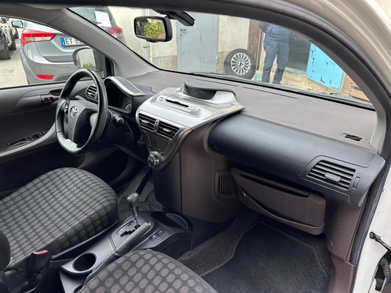 Toyota iQ 1.0 Sol - Autonavigli