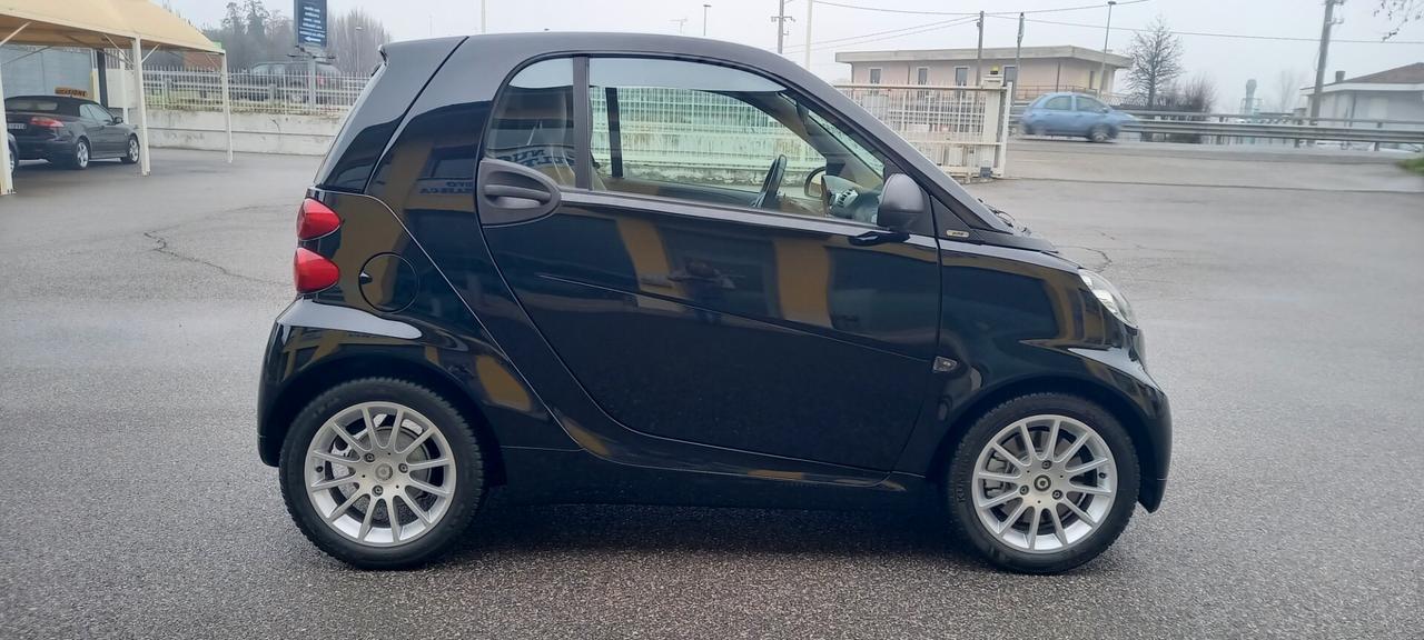 Smart ForTwo CC. 800 CV. 55 CDI Turbodiesel Euro 5 Utilizzabile anche per i Neopatentati.