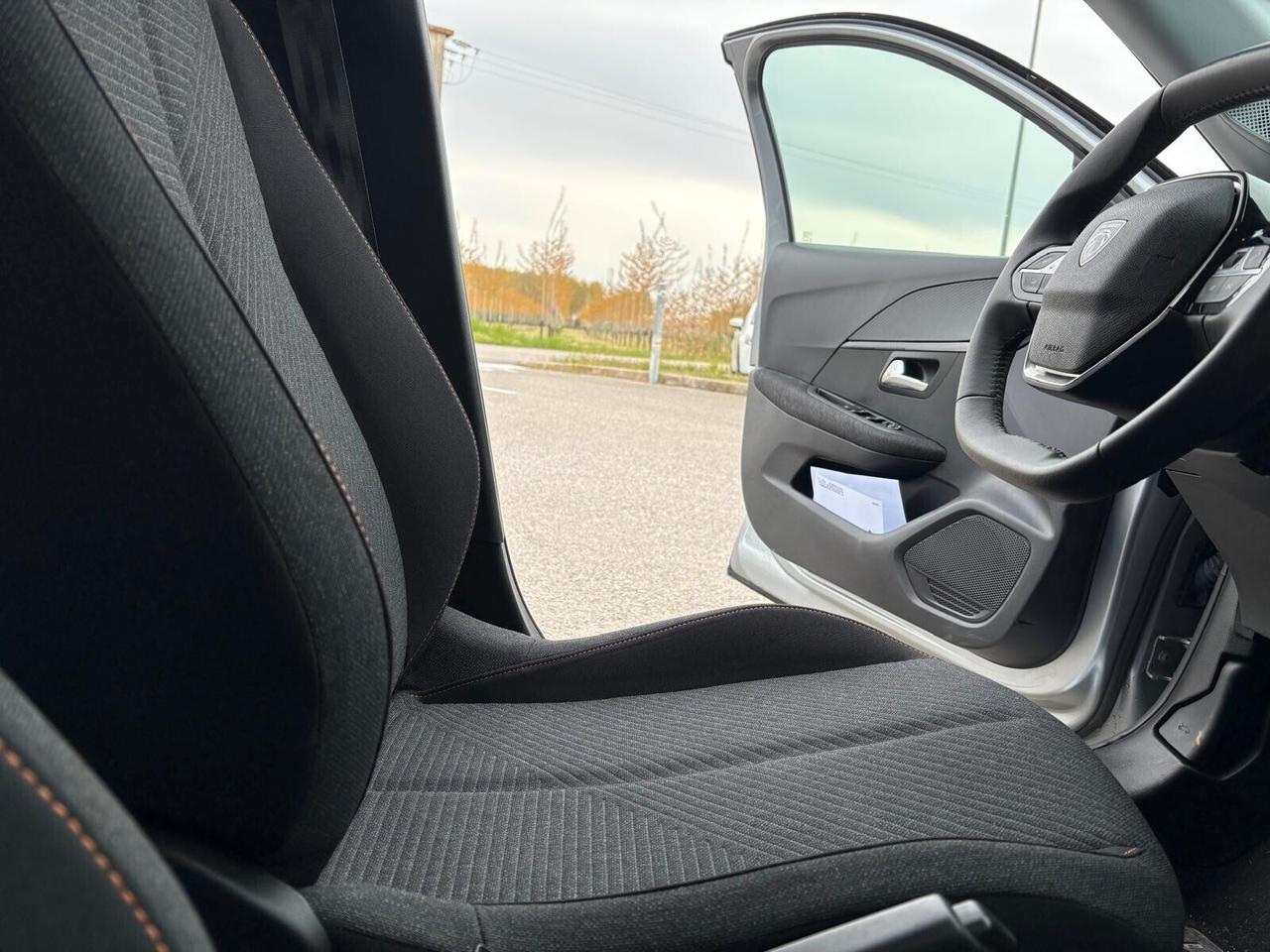 Peugeot 208 STYLE PureTech 100 5 porte SPOTICAR