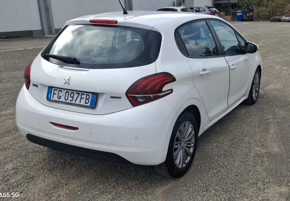 Peugeot 208 PureTech 82 5p. GPL Allure