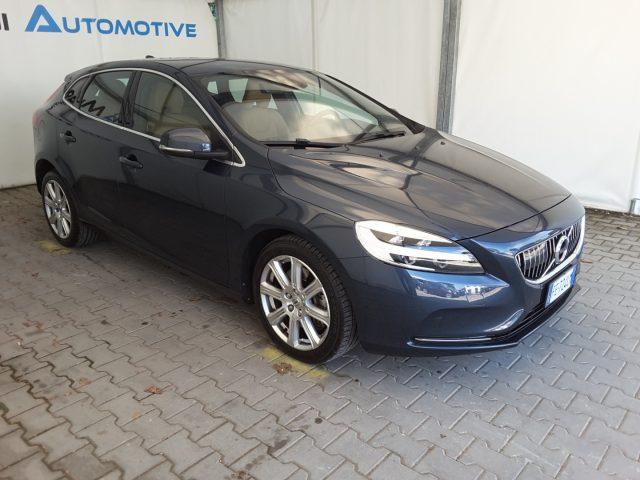VOLVO V40 D2 Geartronic Inscription *FULL OPTIONAL*