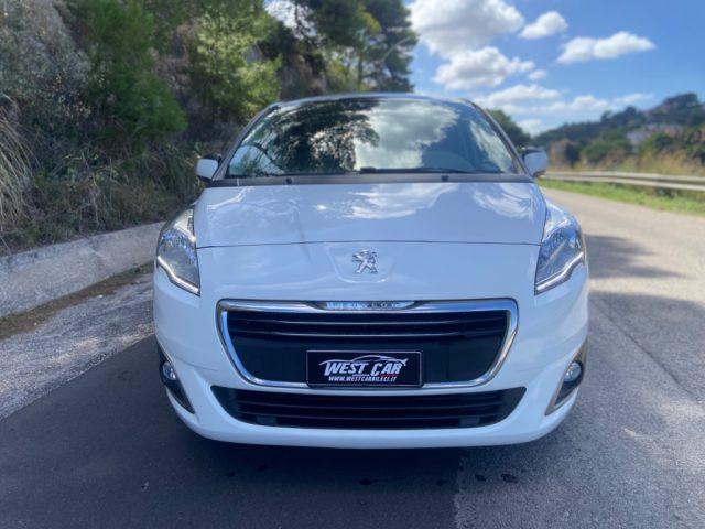 PEUGEOT 5008 1.6 HDi 115CV Allure