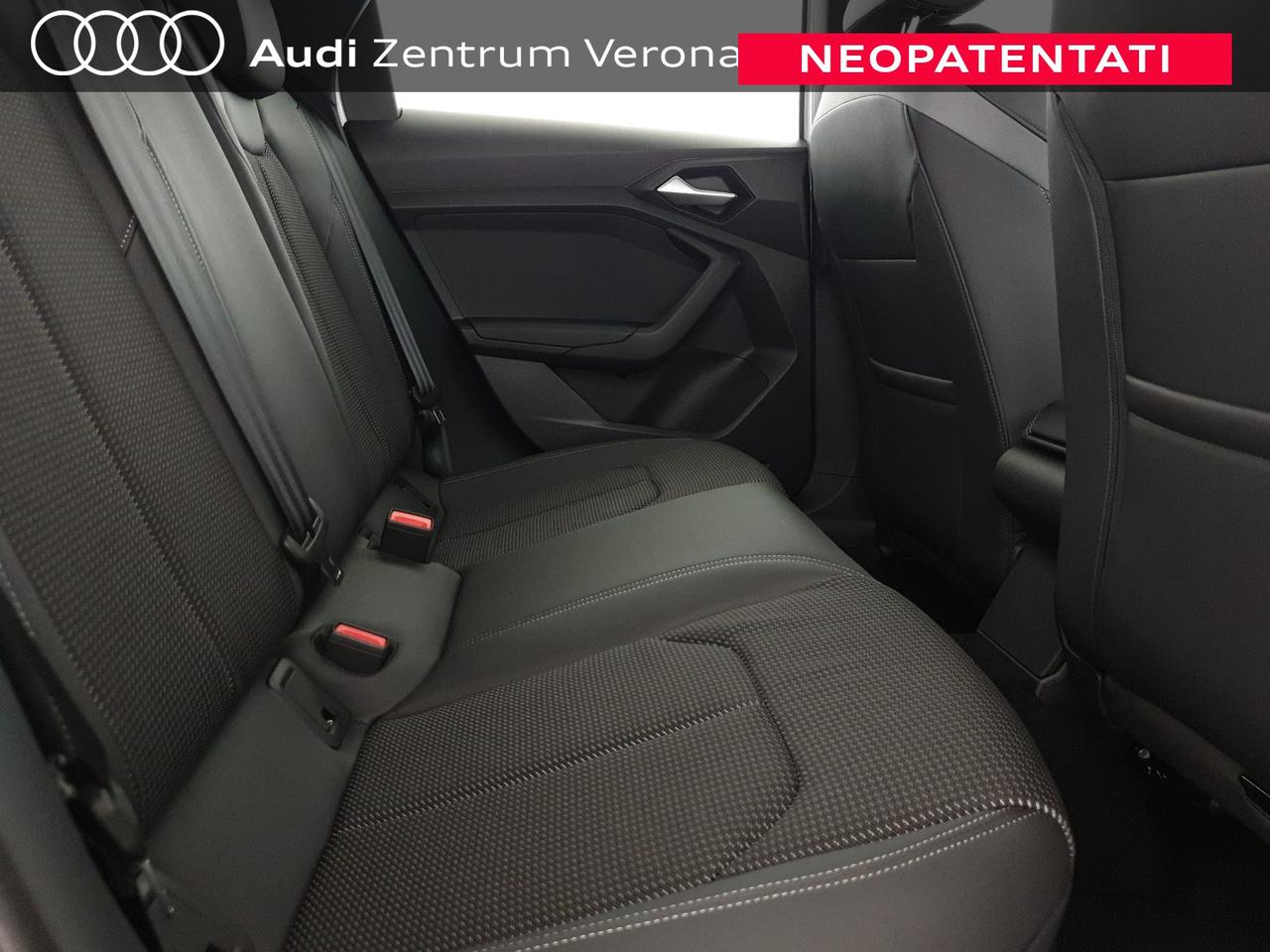 Allstreet 30TFSI 116CV S tronic Identity Contrast