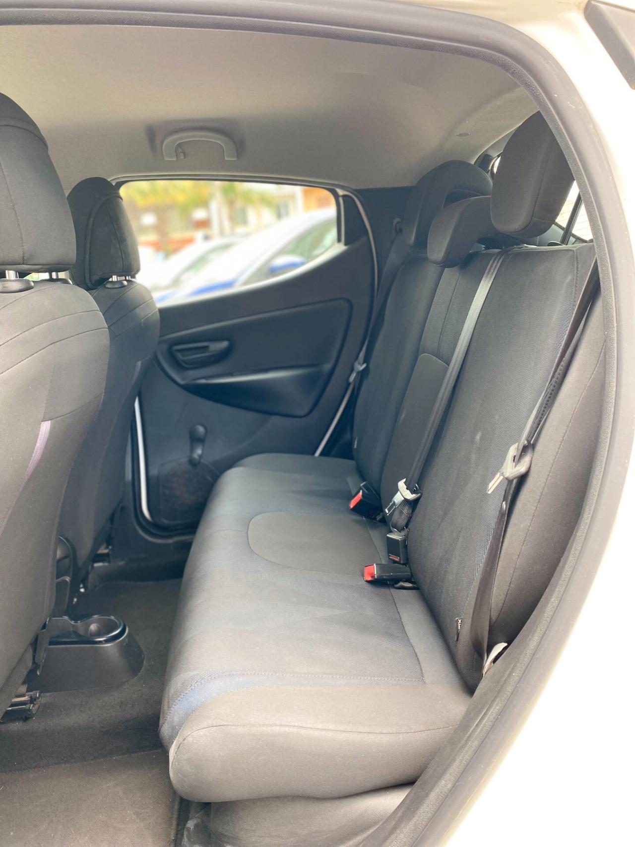 Lancia Ypsilon 1.2 69 CV 5 porte S&S Gold