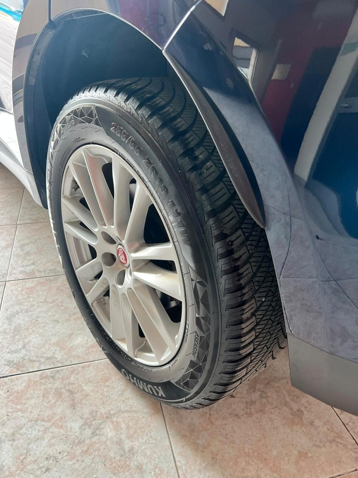 Jaguar F-Pace 2.0 D 180 CV AWD Pure
