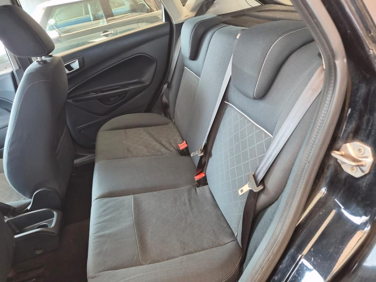 Ford Fiesta 1.4 TDCi 70CV 5 porte Titanium