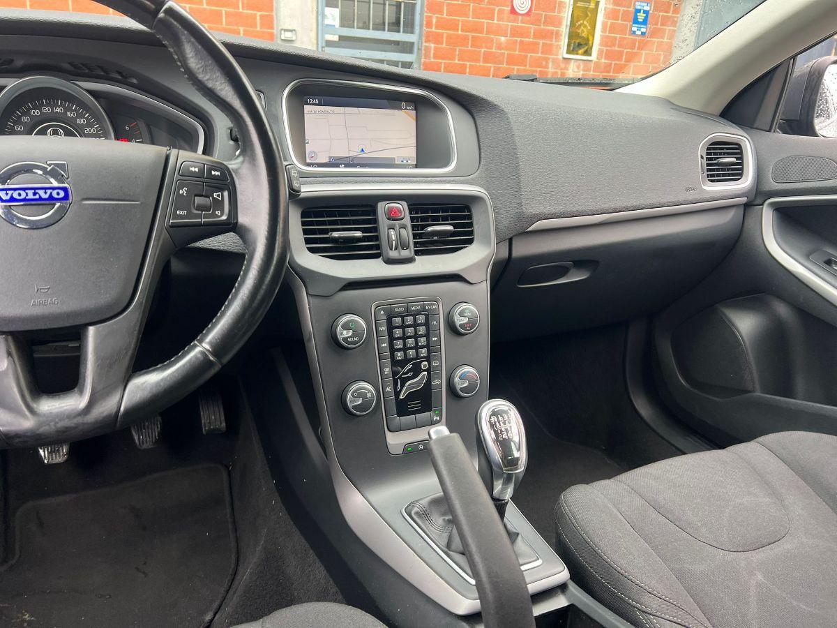 VOLVO - V40 - 1.6 D2 Summum