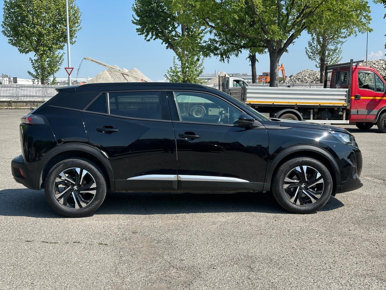 Peugeot 2008 1.2 Benz. EAT8 Allure (Garanzia 24 Mesi)