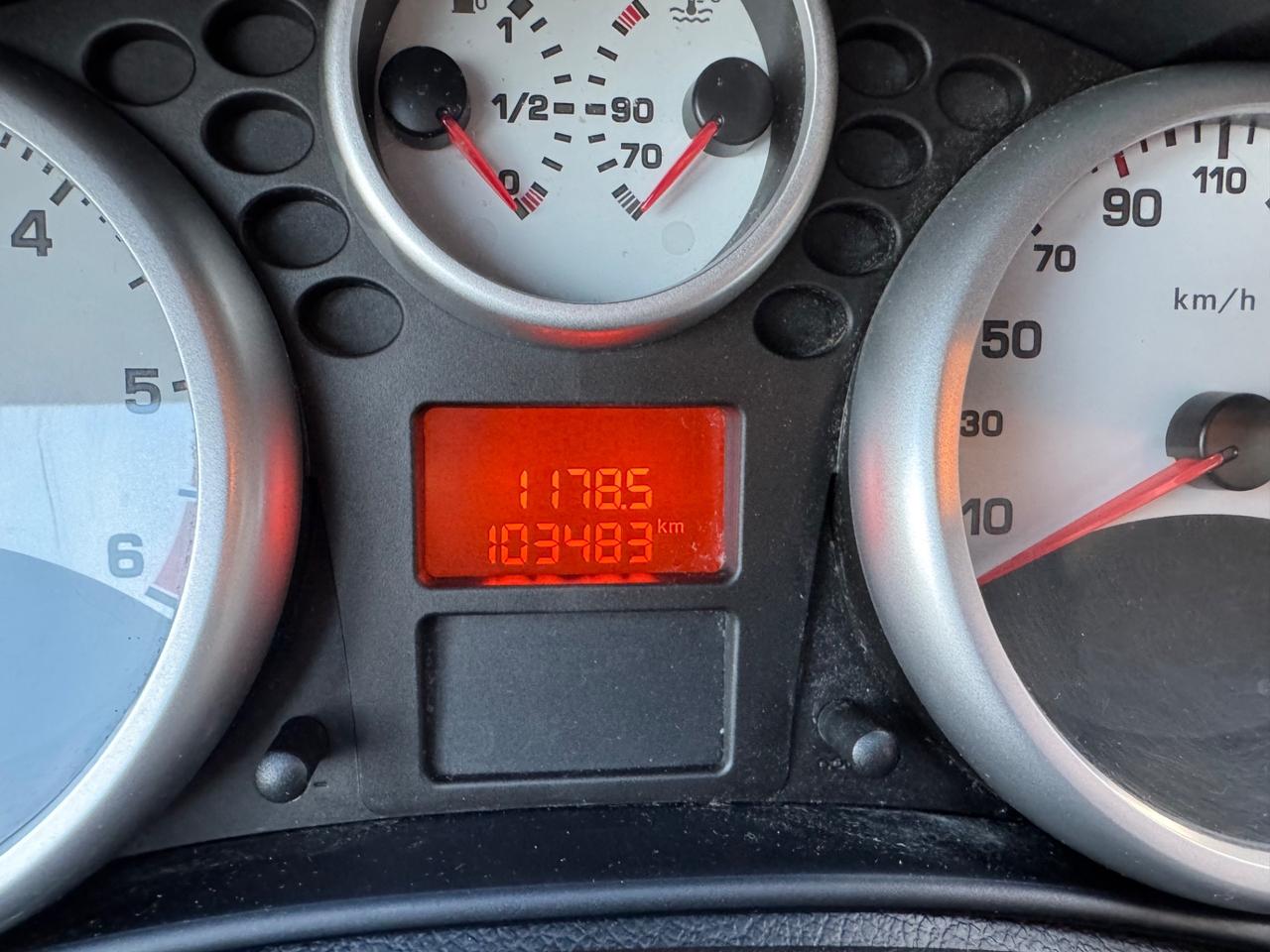 Peugeot 207 1.4 HDi 70CV -SOLO 103.000 KM-