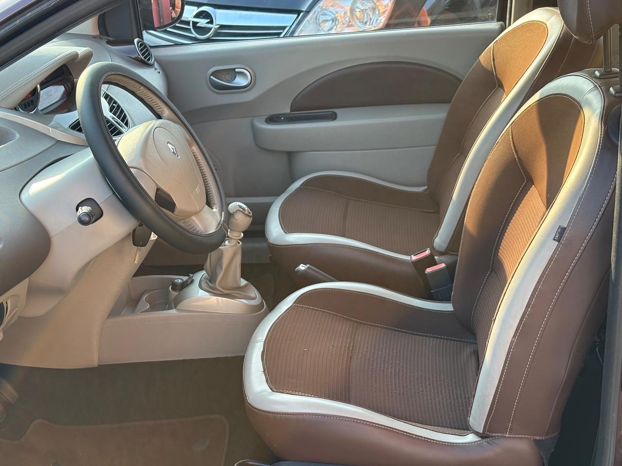 Renault Twingo 1.2 16V Live