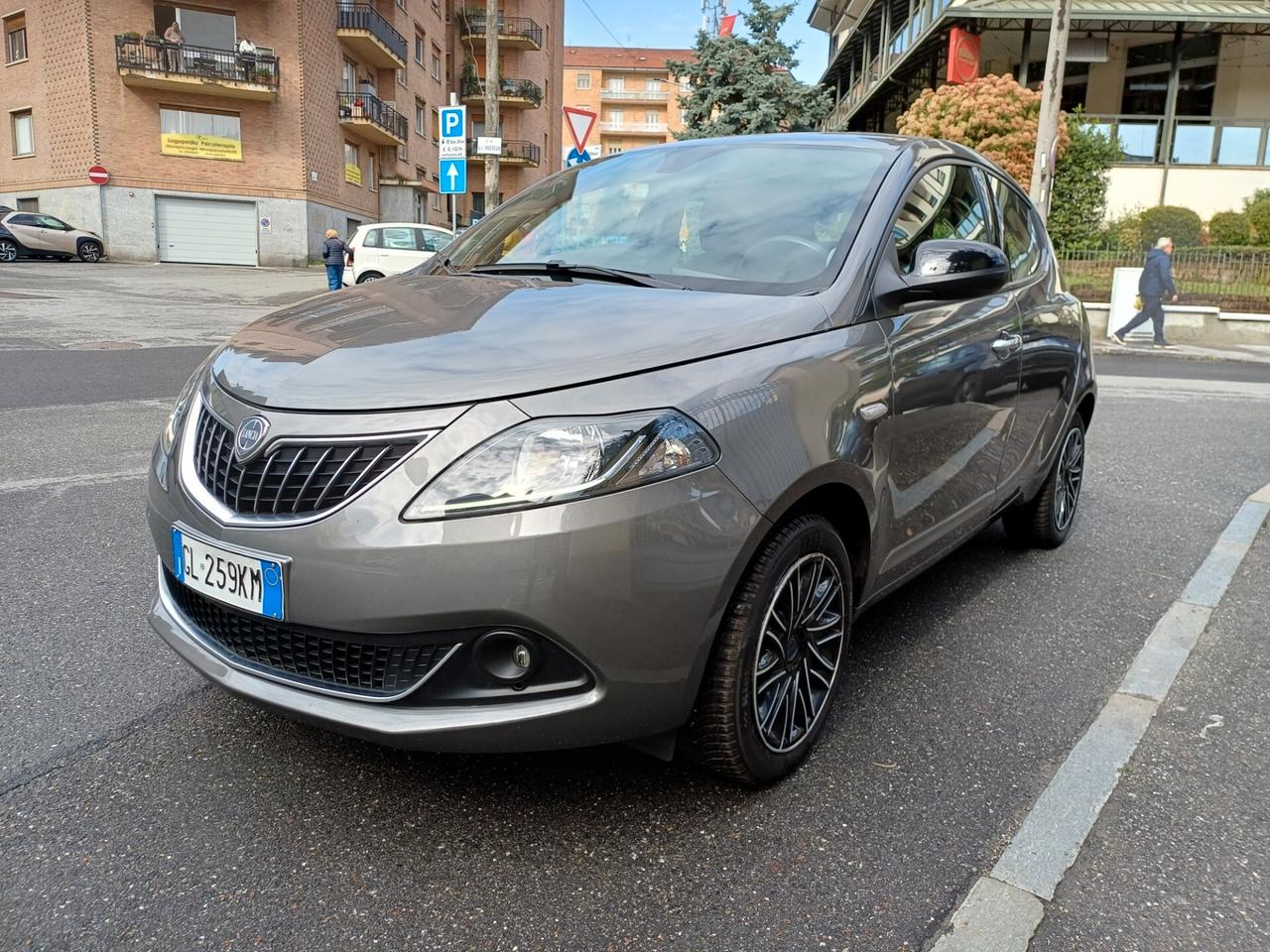 Lancia Ypsilon 1.0 FireFly 5 porte S&S Hybrid Gold
