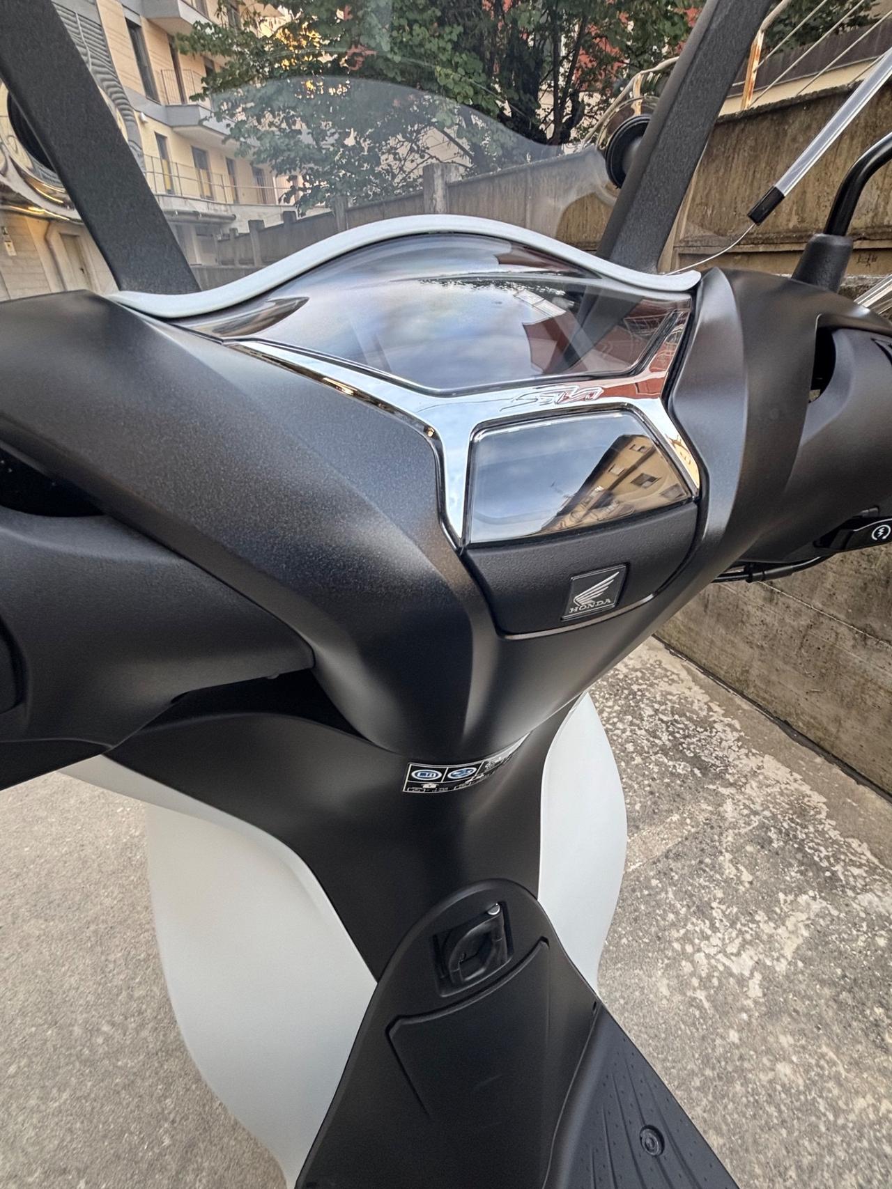 Honda SH 125 Sport Matt Pearl Cool White NUOVO