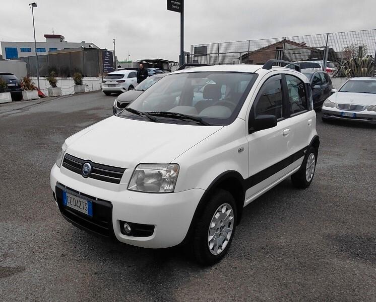 Fiat Panda 1.2 4x4 Climbing "GPL + GANCIO TRAINO"