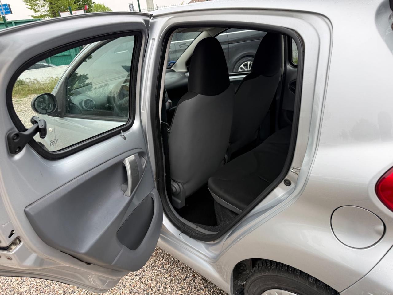 Toyota Aygo 1.0 12V VVT-i 5 porte Sol