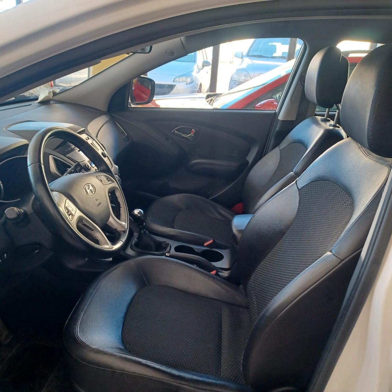 SEMBRA NUOVA HYUNDAI IX35 1.7 TDI