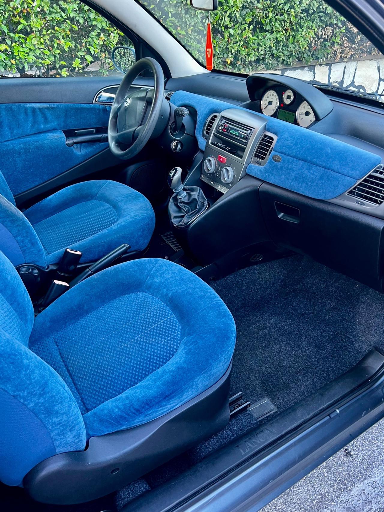 Lancia Ypsilon 1.2 16V Platino benzina neopatentati, ok