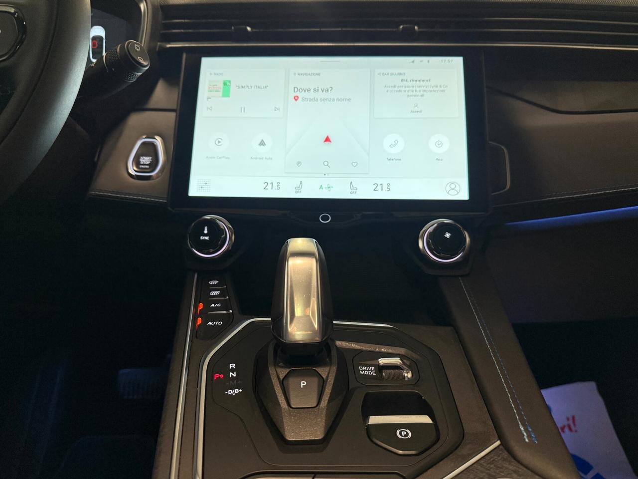 Lynk&co 01 PHEV More