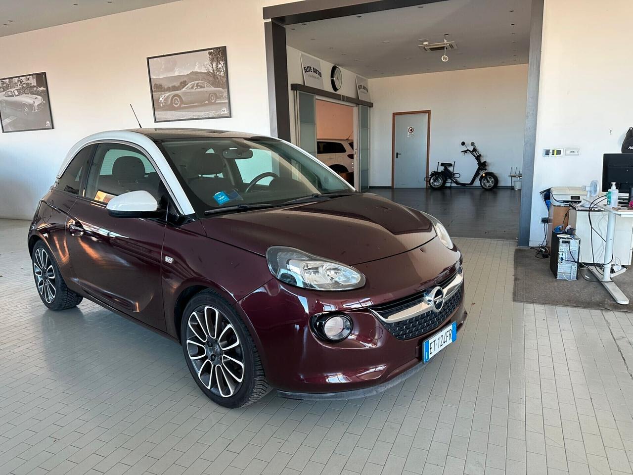 Opel Adam 1.2 70 CV White/Black Link