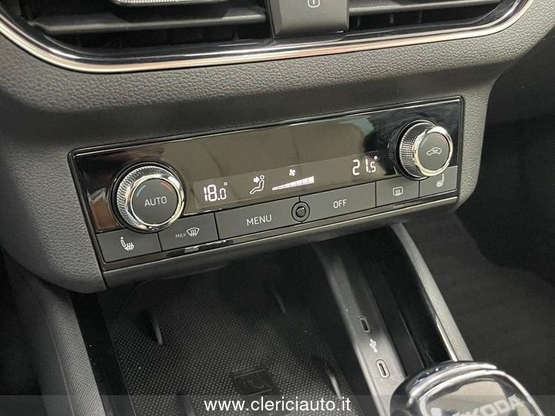 Skoda Kamiq 1.6 TDI SCR DSG Dark Shade (TETTO PAN.)