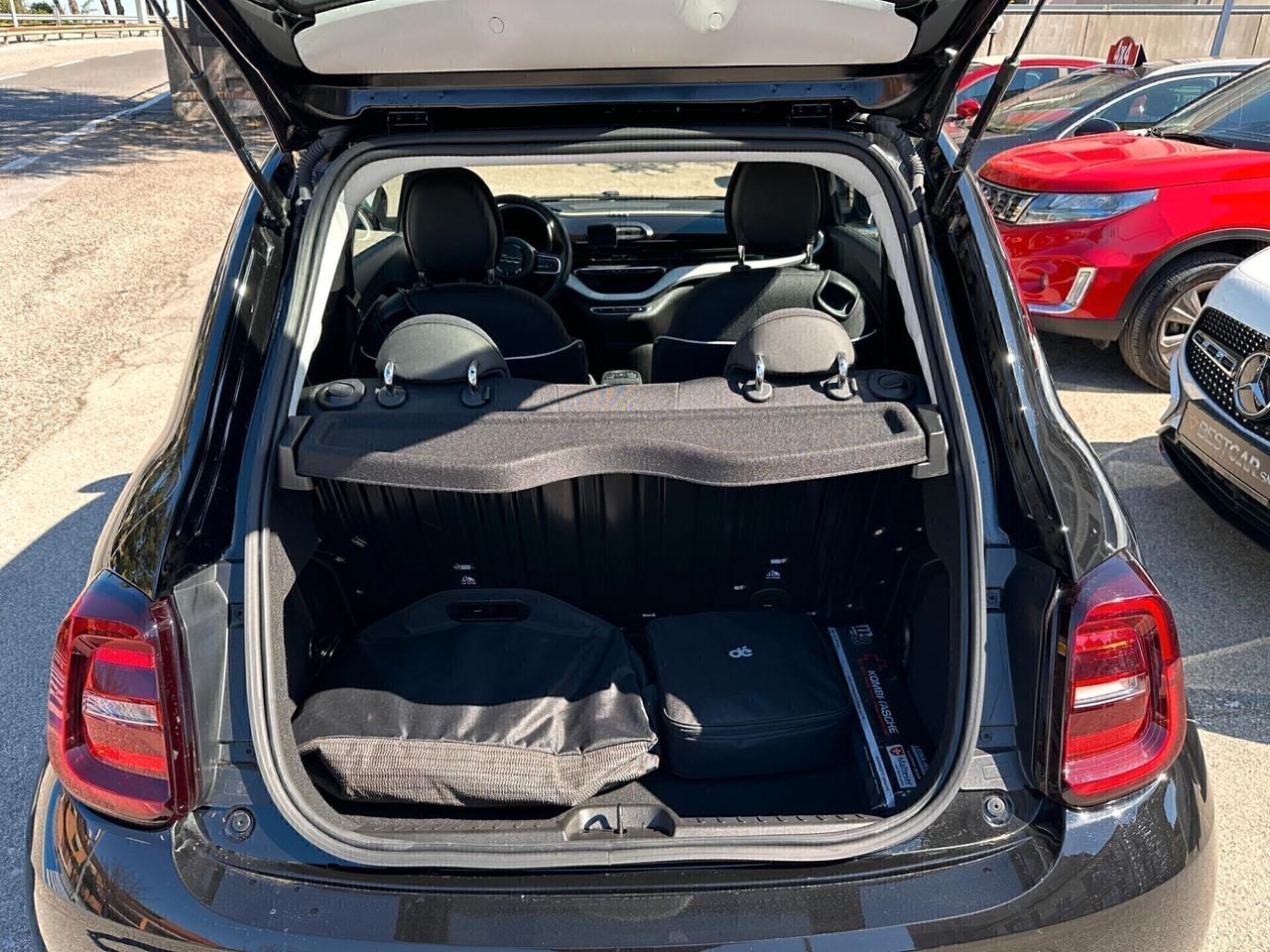 Fiat 500 e ELETTRIC _ 23KW. _ 8.000 km. REALI