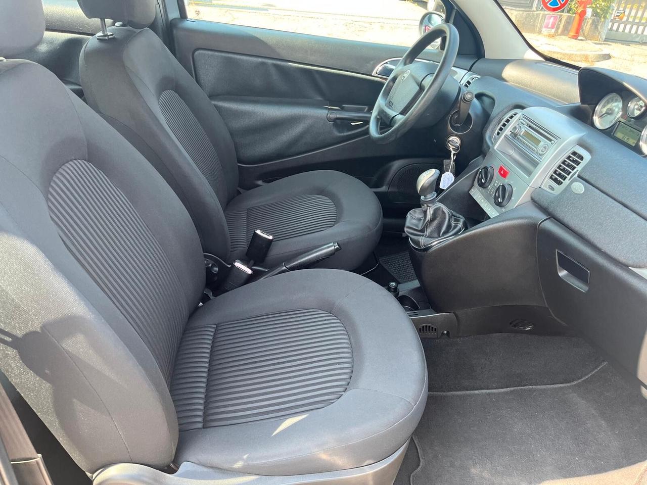 Lancia Ypsilon 1.2 **NEOPATENTATI**
