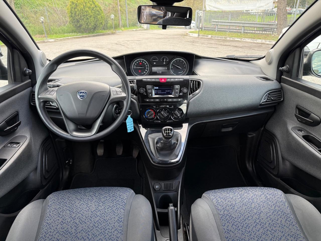 Lancia Ypsilon 1.0 FireFly 5 porte S&S Hybrid Ecochic Silver