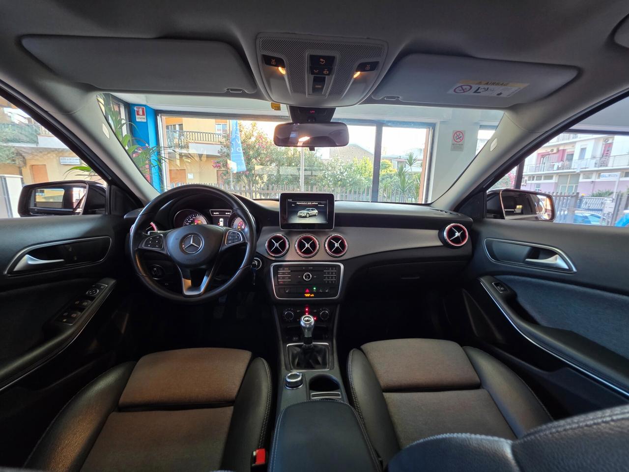 Mercedes-benz GLA180d Sport TETTO 89000km