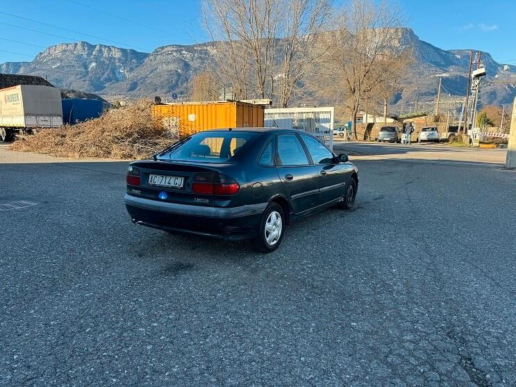 Renault Laguna 1.8i MPI cat RT