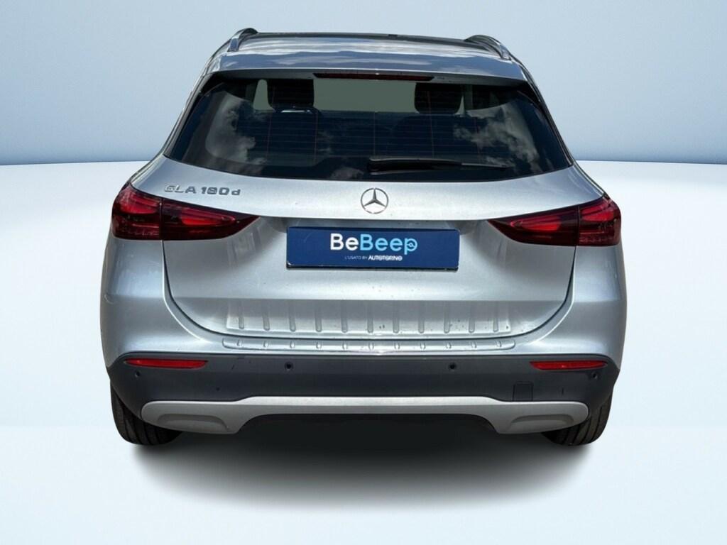 Mercedes GLA 180 180 D Advanced 8G-DCT