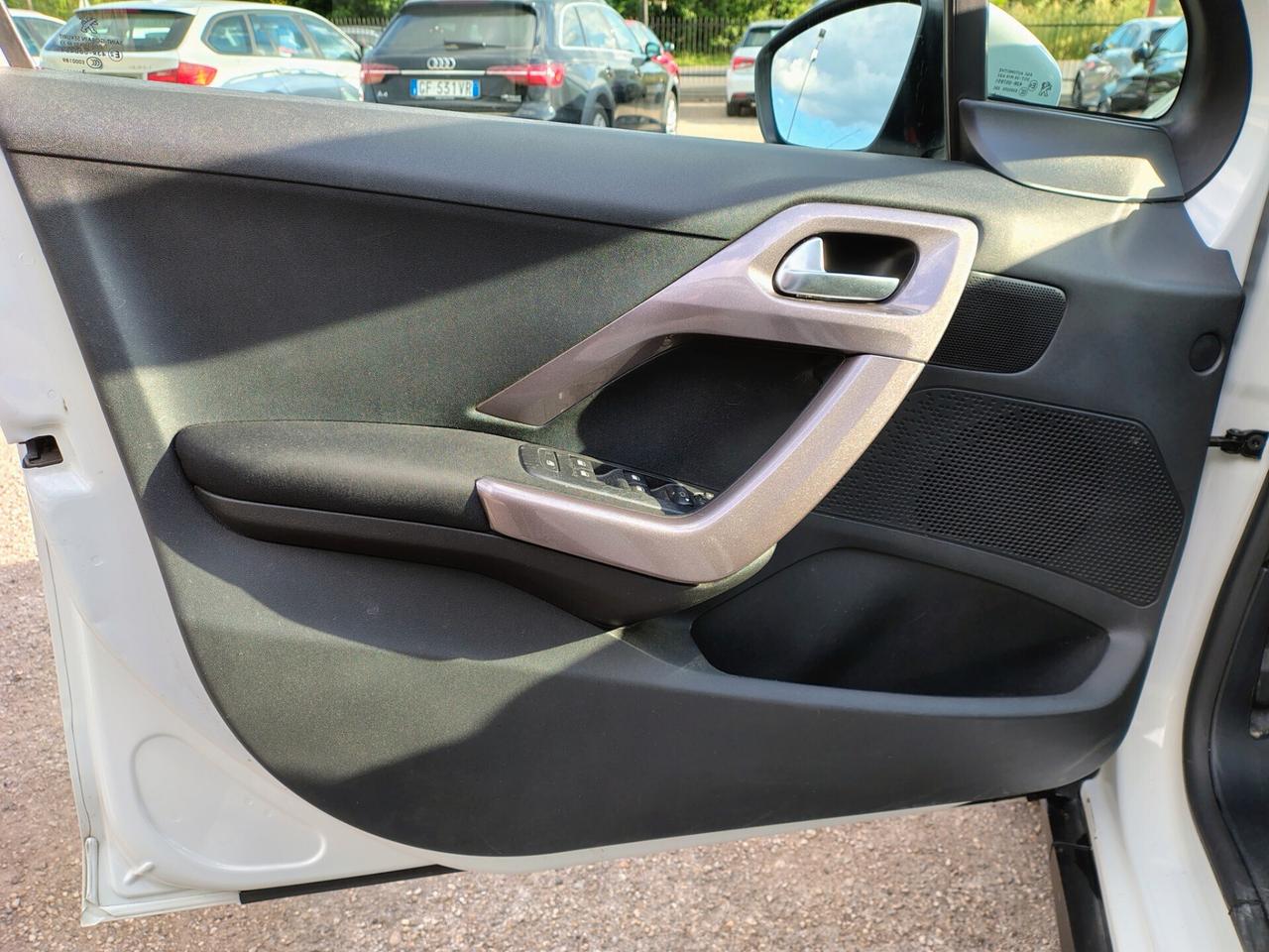 Peugeot 2008 1.2 VTi 82CV Allure
