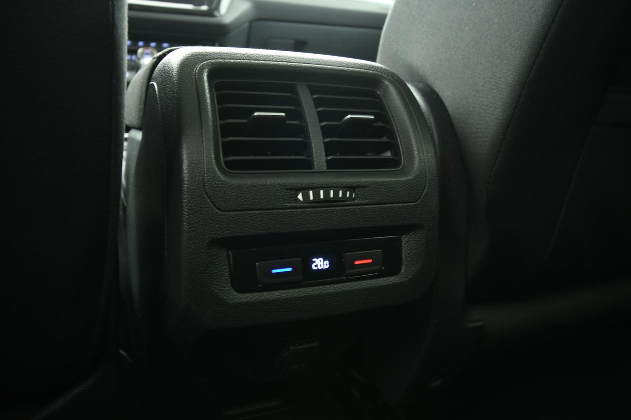 VOLKSWAGEN Touran 1.6 tdi Highline 115cv dsg ACC+ALCANTARA+C17"