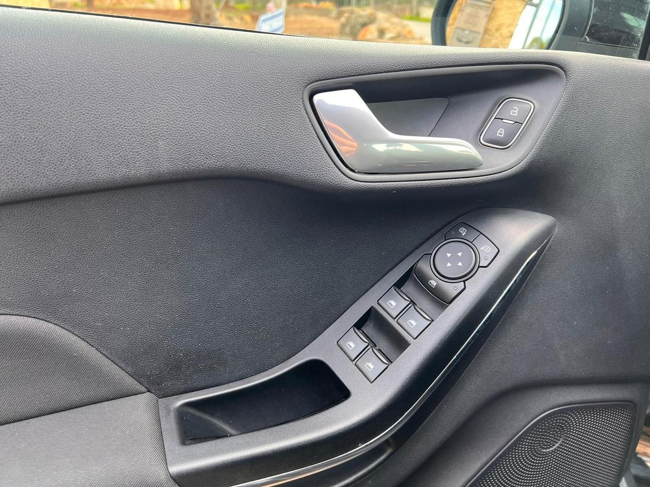 Ford Fiesta 1.0 Ecoboost Hybrid 125 CV 5 porte Titanium