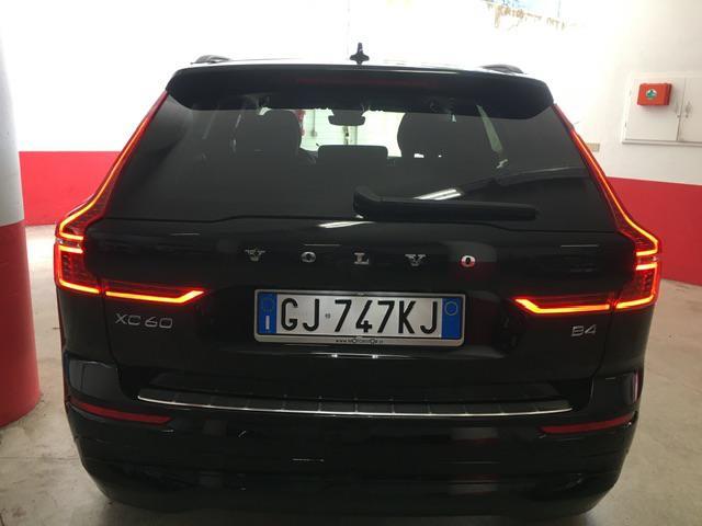 VOLVO XC60 B4 (Diesel Hybrid) 197cv Momentum *IVA deducibile*