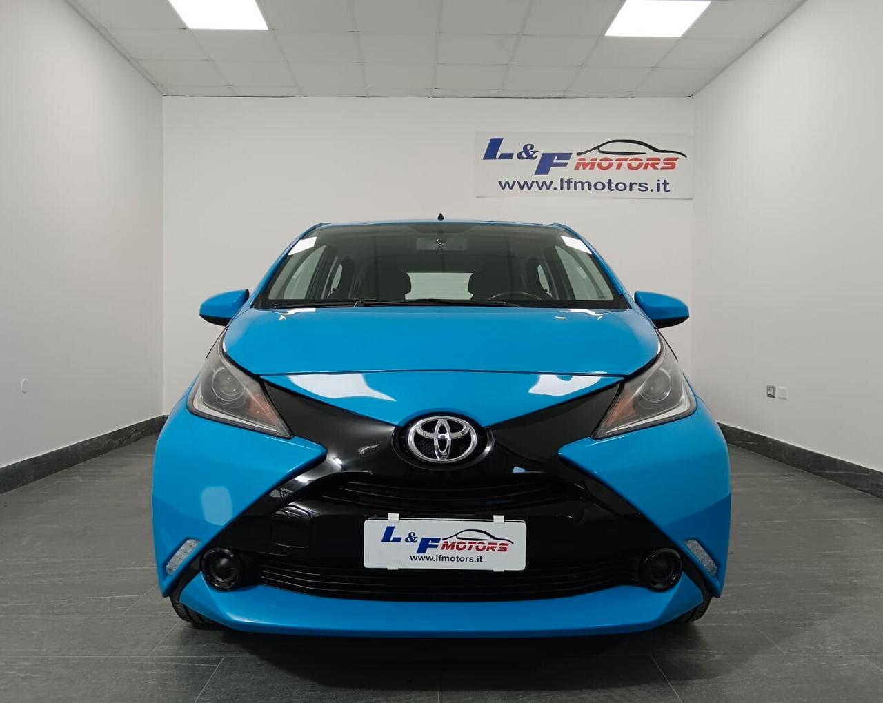 Toyota Aygo 1.0 NEOPATENTATI 5 porte x-wave