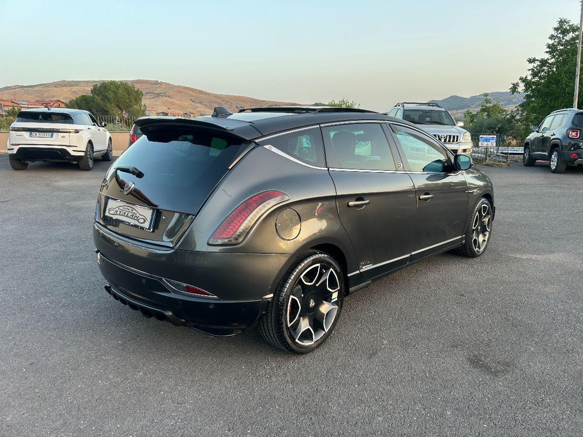 LANCIA - Delta - 1.9 MJT Twinturbo DPF Platino tetto navi telecamera