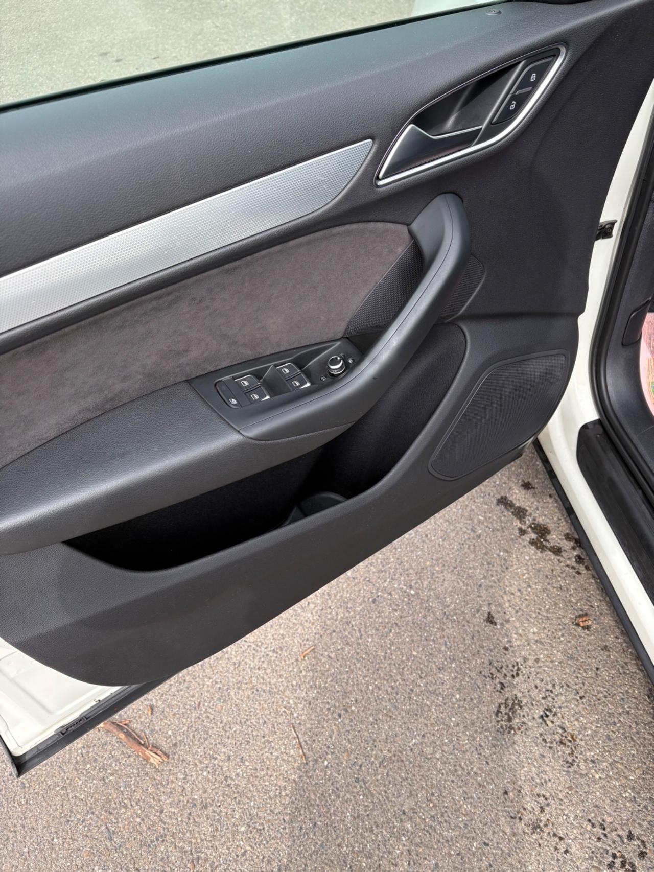 Audi Q3 2.0 TDI quattro S tronic Business Plus